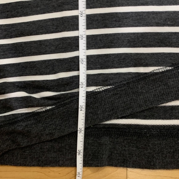 Workshop Republic Clothing Gray and White Top - Picture 4 of 6